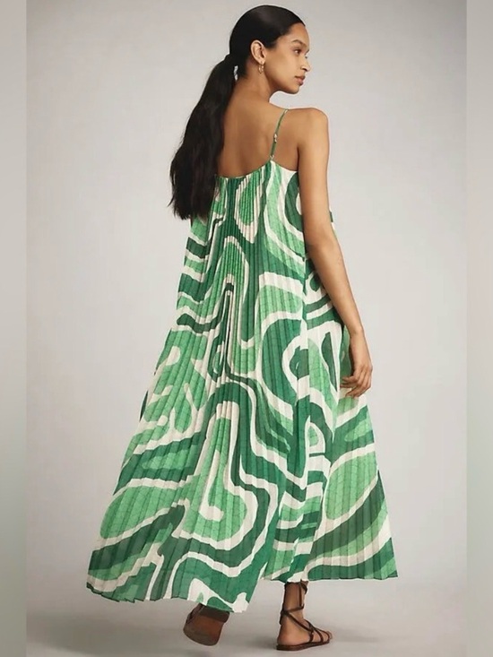 FARM Rio Dresses & Skirts - Farm Rio square neck pleated a-line dress